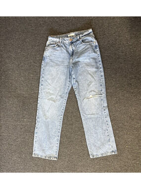 Garage Denim Women's Size 09/29 Slouchy Fit Light Wash Distressed Denim Jeans
